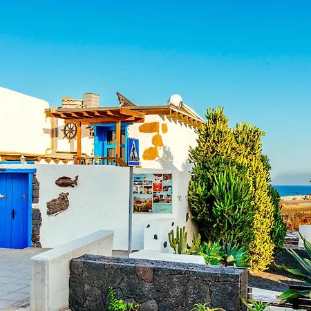 Ferienhaus Eco Fisherman's Seafront - Fantastic Views - Private Courtyard *