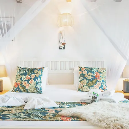 Ferienhaus Eco Fisherman's Seafront - Fantastic Views - Private Courtyard