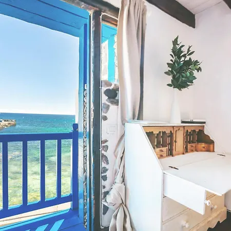 Ferienhaus Eco Fisherman's Seafront - Fantastic Views - Private Courtyard Arrieta (Lanzarote)