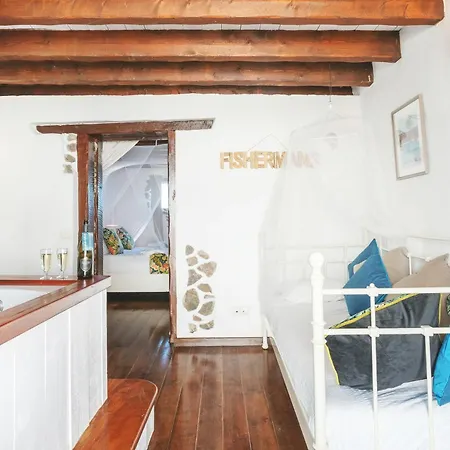 Eco Fisherman's Seafront - Fantastic Views - Private Courtyard Ferienhaus