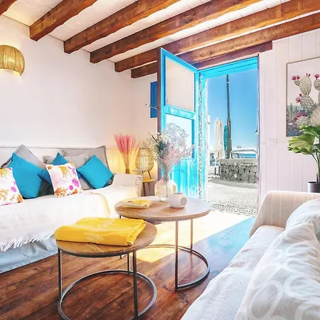 Ferienhaus Eco Fisherman's Seafront - Fantastic Views - Private Courtyard