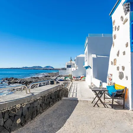 Ferienhaus Eco Fisherman's Seafront - Fantastic Views - Private Courtyard Arrieta (Lanzarote)